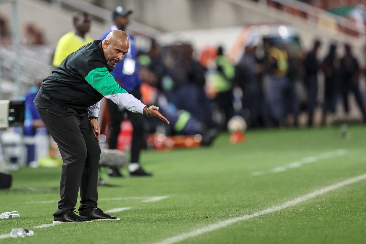 OneJoblessBoy's tweet photo. Keep Eric Chelle. 

He will bring us the AFCON trophy 🏆 🇳🇬 https://t.co/SC6FR9qLF7