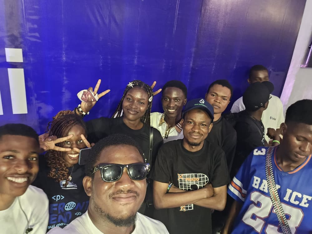 devfoma's tweet image. @socscfutminna and @socscunizik 

Took shots with the team @SUIMAIL_ and @Z1D_exe.

My developer lead, @dev_sylv, and our community manager, @00he_who_is.