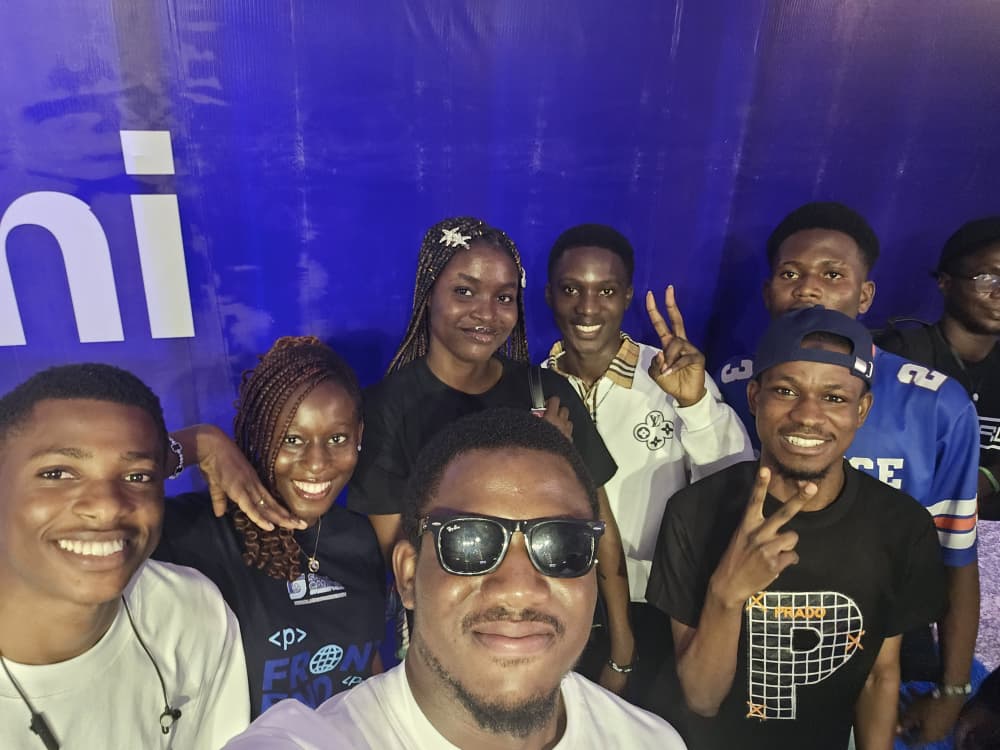 devfoma's tweet image. @socscfutminna and @socscunizik 

Took shots with the team @SUIMAIL_ and @Z1D_exe.

My developer lead, @dev_sylv, and our community manager, @00he_who_is.