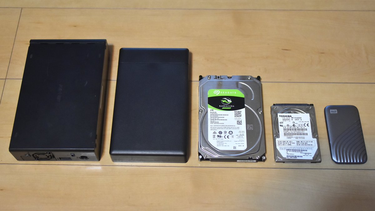 Project_AMTA's tweet image. 合計10TBHDD/SSD学校に持って行って委員会で使います
自分ってアホかもしれない