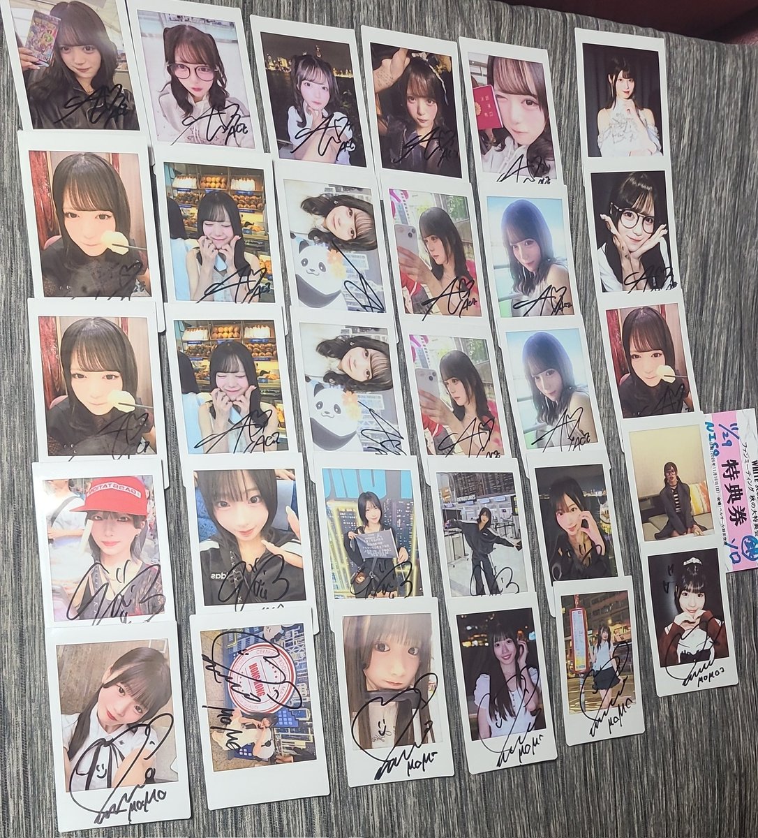 昨日ゲットしたチェキ、数エグい。 一つ金が名古屋の銀に変わった