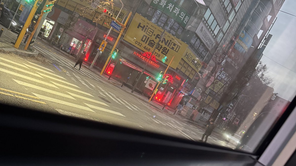 빵집인데…
빵집 아닌가…?