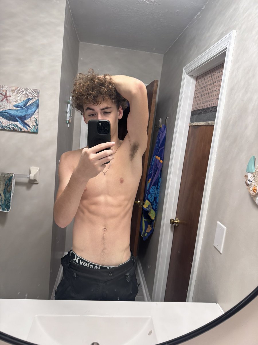 Just spent my entire afternoon fixing a buddies bike come serve your stinky alpha😈