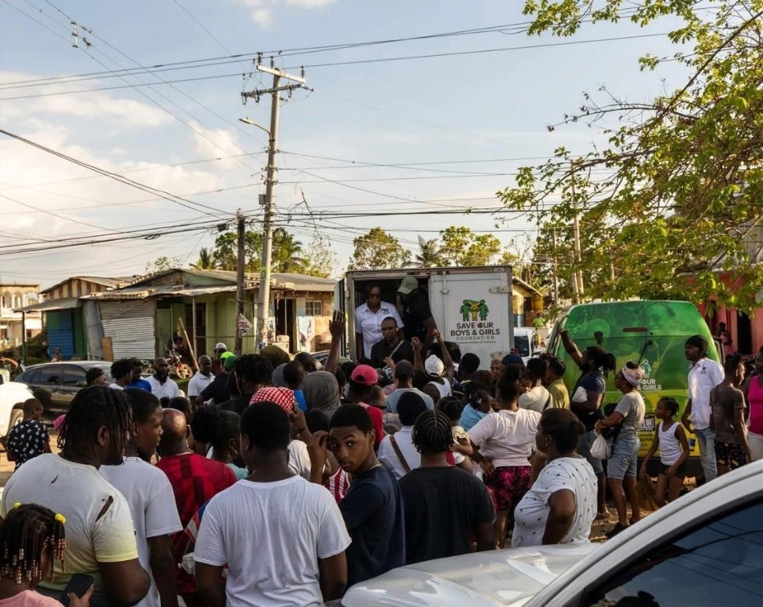 2Brushie's tweet image. This can&apos;t be a good look both locally and internationally, to foreign governments, multi laterals and NGOs.
The wife of the Jamaican Prime Ministers in the back of party vehicles giving out relief aid, perhaps donated by them.
When will we stop using politics in everything?