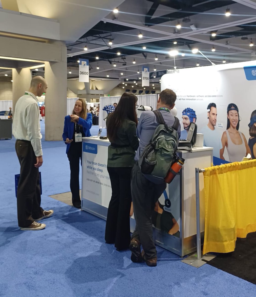 Bitbrain_en's tweet image. From lab… to #SfN25 

Once again, we brought everything for an immersive #neurotech experience, and we’re already fully set up and enjoying #neuroscience.

If you’re around, come say hi at booth #3403. Our first demos have just started!

#EEG #SleepResearch @SfNtweets