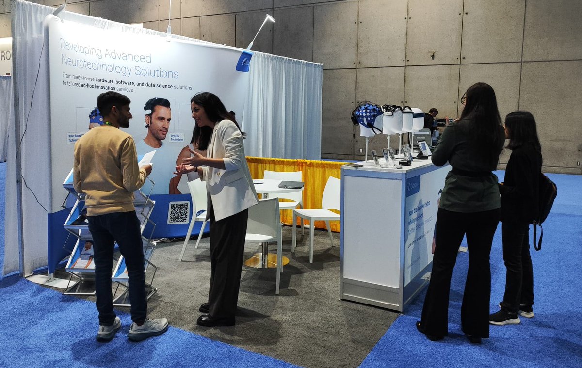 Bitbrain_en's tweet image. From lab… to #SfN25 

Once again, we brought everything for an immersive #neurotech experience, and we’re already fully set up and enjoying #neuroscience.

If you’re around, come say hi at booth #3403. Our first demos have just started!

#EEG #SleepResearch @SfNtweets