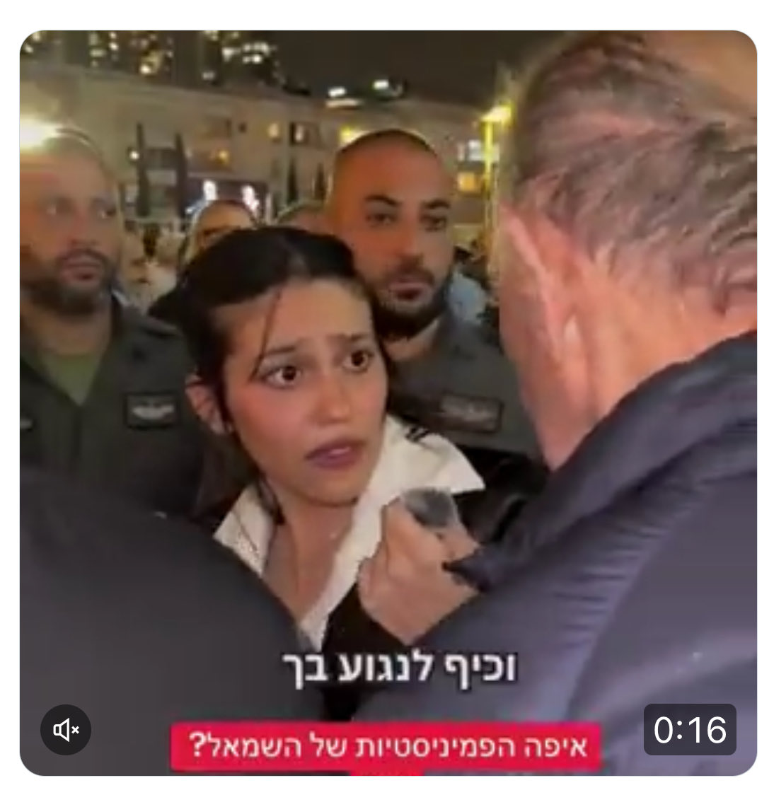 berale_crombie's tweet photo. ״למה לגעת בי?״
״כי את נורא יפה וכיף לגעת בך״.

מישהו בפיד שמאל גינה את ההטרדה המינית המגעילה הזו של מפגין שמאל את הדר מוכתר לאור המצלמות?! https://t.co/BwjgYEerwZ