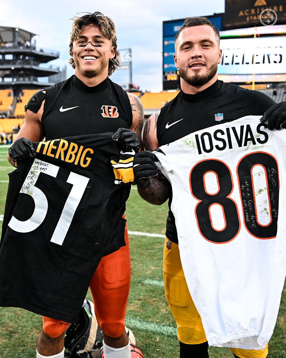 steelers's tweet image. Respect ✊