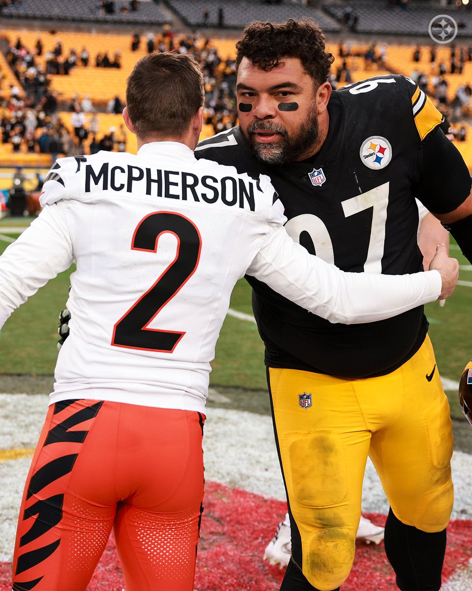 steelers's tweet image. Respect ✊