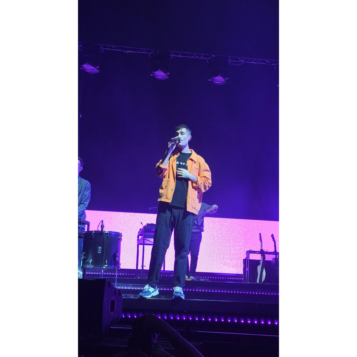Juki_W's tweet image. Bastille - From All Sides
Manchester - AO Arena 14/11/2025 ❤️🎶🎤

Julaayy.blogspot.com/2025/11/bastil…

#blog #blogger #fblog #fblogger #liverpoolblog #liverpoolblogger #bastille #charliebarnes #aoarena #Manchester #fromallsides #music #livemusic #gig #concert #review #tour #uktour