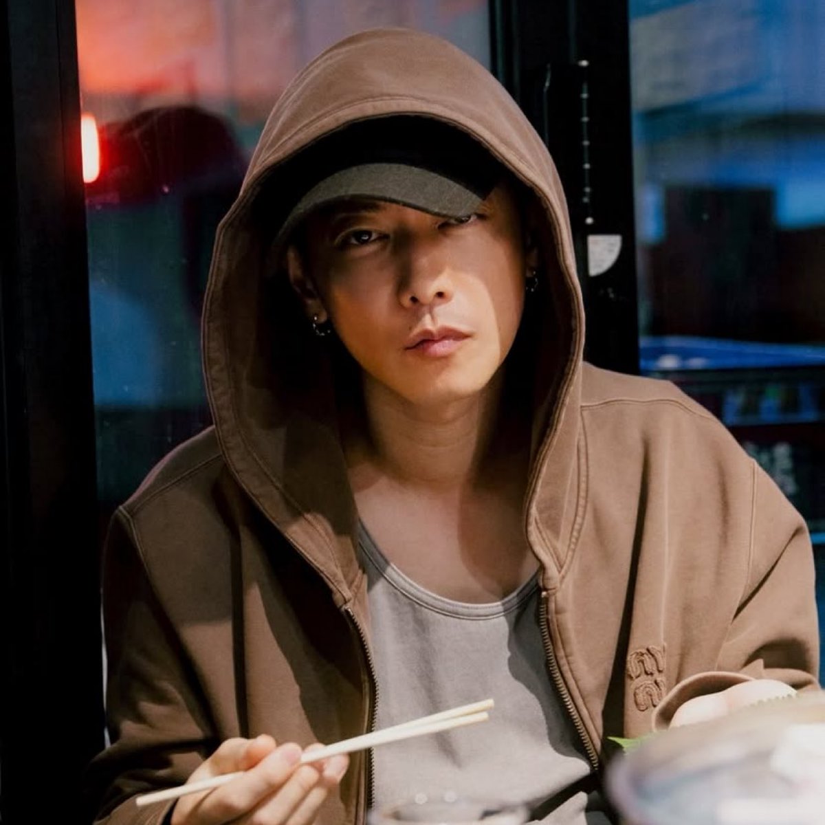 Kojimama240802's tweet image. おはようございます🍀.*
健さんに会いたいな…🥹って思ってたところに、インスタ🆙されて、あは( ・∇・)かっこいいぞ
そんな目で見ないで~~~
きゃぁぁになる
タワレコカフェ後期しか行けないのが寂しいけど、藤谷さんの衣装見れるのが楽しみすぎる。
そんなあさ。
今週は香港だね…