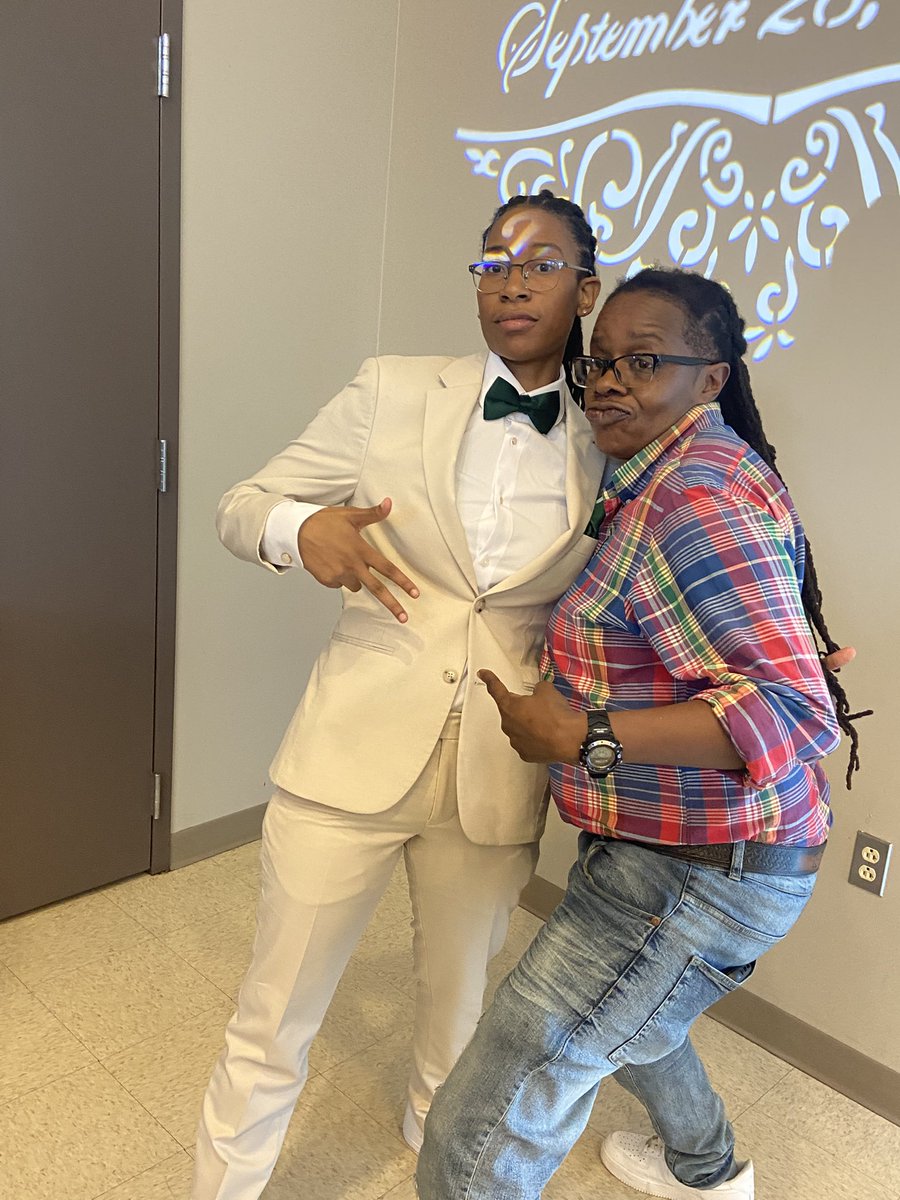 Mizley_2x's tweet image. Ima be a dyke until I die because I had representation since a jit. One of my main OGs fr. 🥺