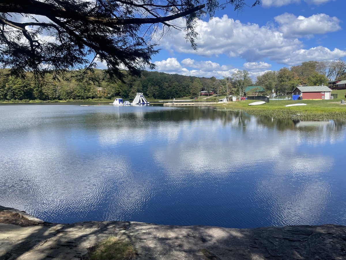 A moment of calm brought to you by this view 😍 #StarlightSunday