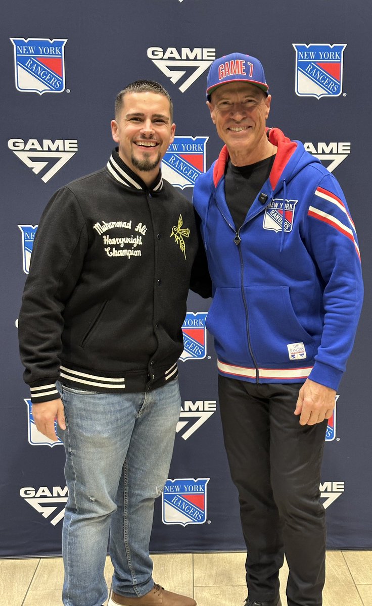 davidK786's tweet photo. Big shoutout to the @NYRangers & @GAME7 for giving me the incredible opportunity to meet my all-time favorite Ranger, Mark Messier, today @TheGarden This is my second time meeting the captain, & he never disappoints. @rootsoffight #NYR #NewYorkRangers #MarkMessier #RootsofFight https://t.co/ljFhuVzPRN
