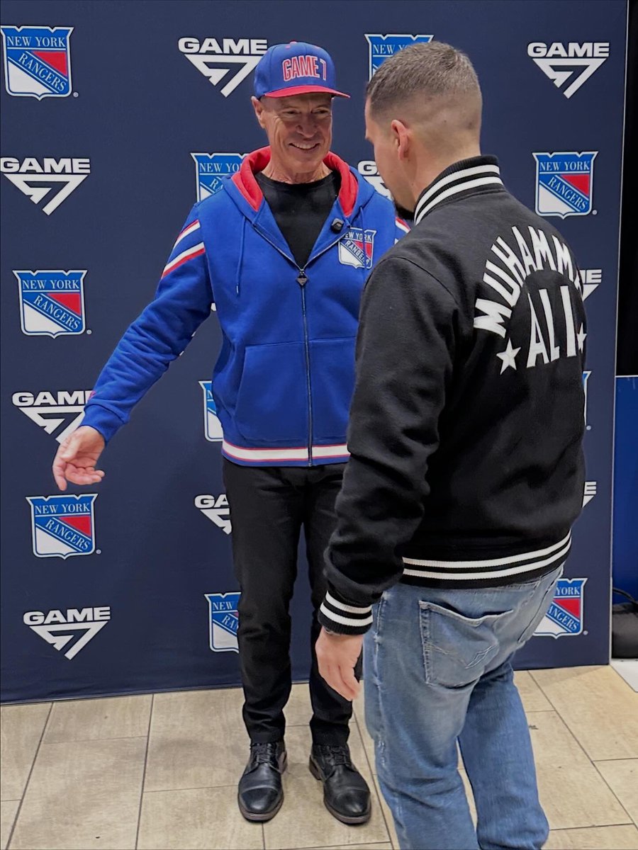 davidK786's tweet photo. Big shoutout to the @NYRangers & @GAME7 for giving me the incredible opportunity to meet my all-time favorite Ranger, Mark Messier, today @TheGarden This is my second time meeting the captain, & he never disappoints. @rootsoffight #NYR #NewYorkRangers #MarkMessier #RootsofFight https://t.co/ljFhuVzPRN