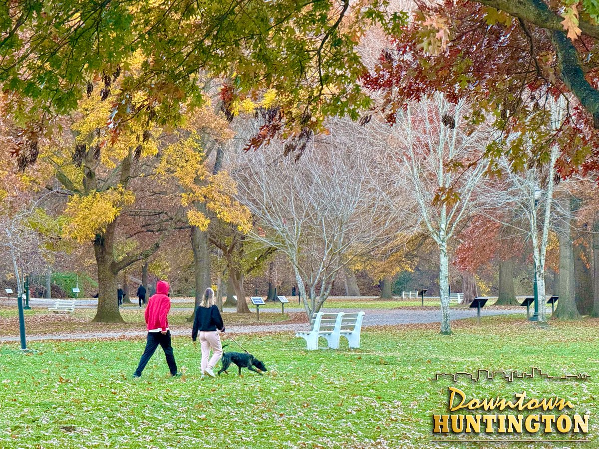 DowntownHWV's tweet image. Very pleasant evening for a walk around Ritter Park. #HuntingtonWV