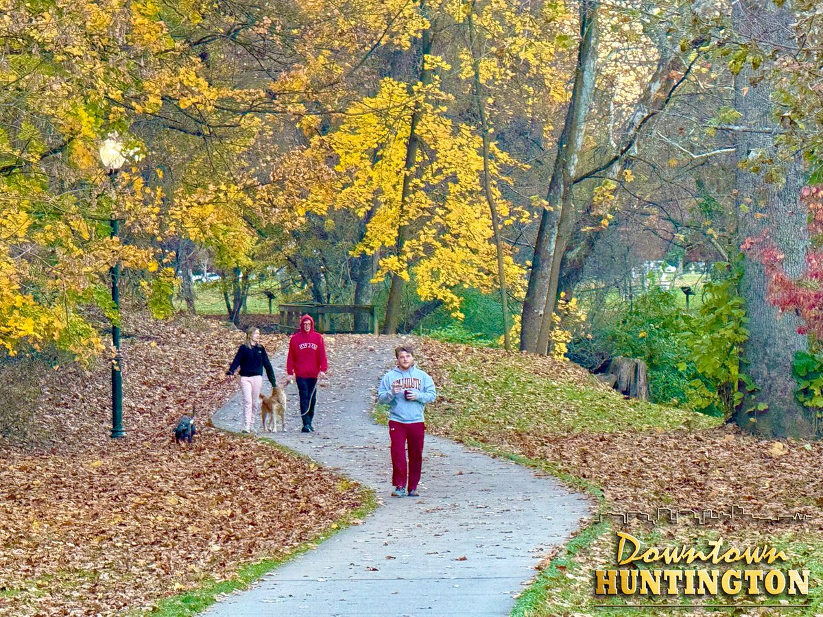 DowntownHWV's tweet image. Very pleasant evening for a walk around Ritter Park. #HuntingtonWV