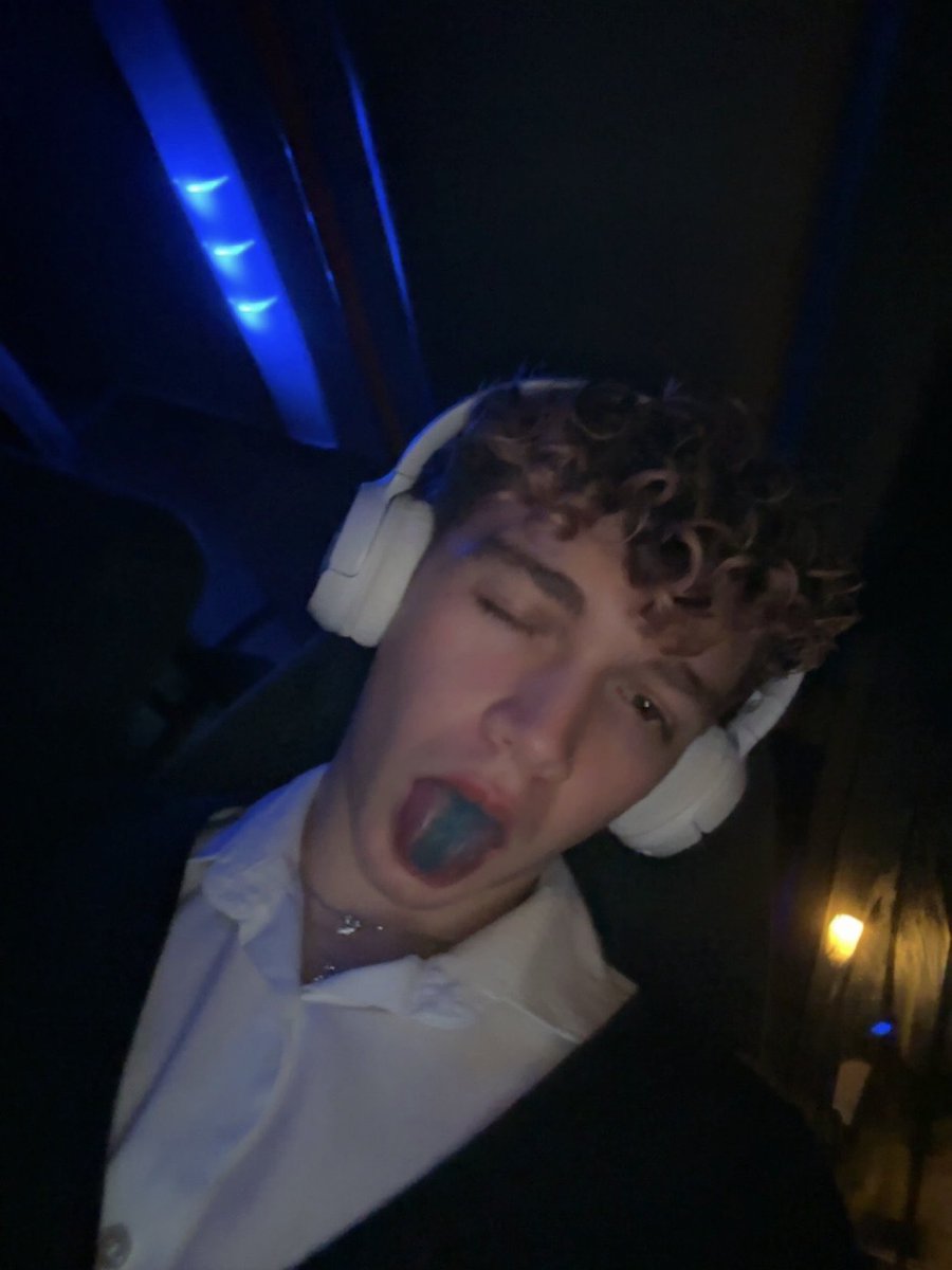 GoodOffThat's tweet image. I ❤️ YOU 
 #LGBTQIANovemberLovers