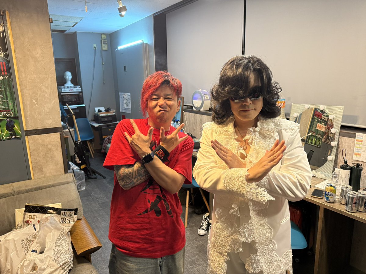 Drummer_MIKOTO's tweet photo. 11/16富山ソウルパワー
パンパンのお客さんで
めっちゃ良い音で
1年振りのRe-DRIVEは最高に楽しかった!
また富山でライブしよう!
武べえさん20周年おめでとうございました!
#富山ソウルパワー #redrive #楽しかった #ドラマー https://t.co/Xd2vGWhLz9