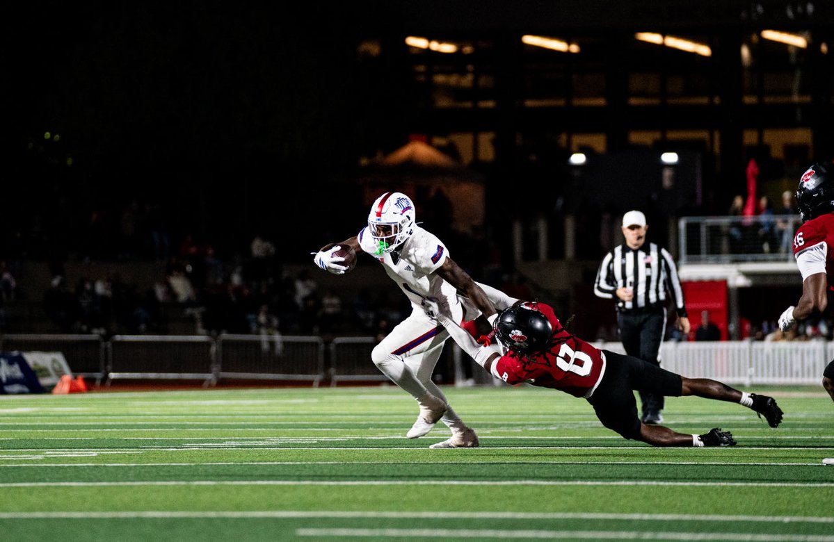 West Georgia running back Latrelle Murrell is set to enter the transfer portal, per agency ⁦<a href="/thebizofathlete/">The Business of Athletes</a>⁩. He has 894 rushing yards and three touchdowns, and 246 receiving yards and four touchdowns this season. Will have two years of eligibility left.