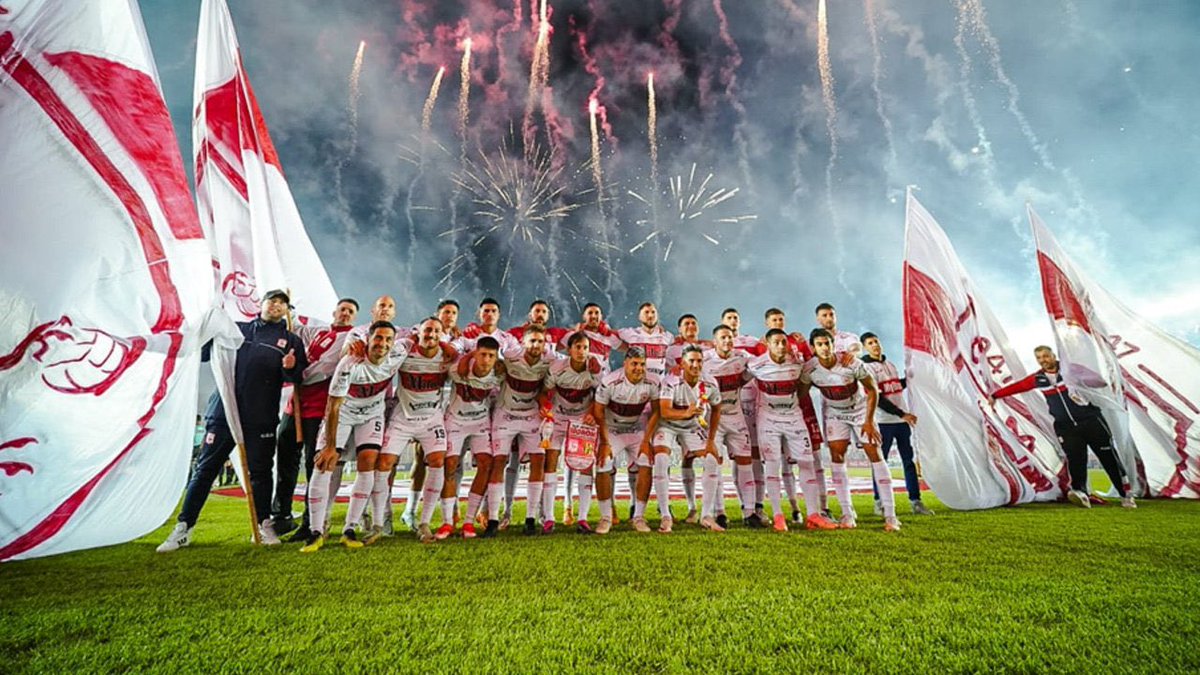 CON LA CABEZA ARRIBA Y LAS MANOS SIEMPRE LIMPIAS , ORGULLOSO DE COMO REPRESENTARON A MORON