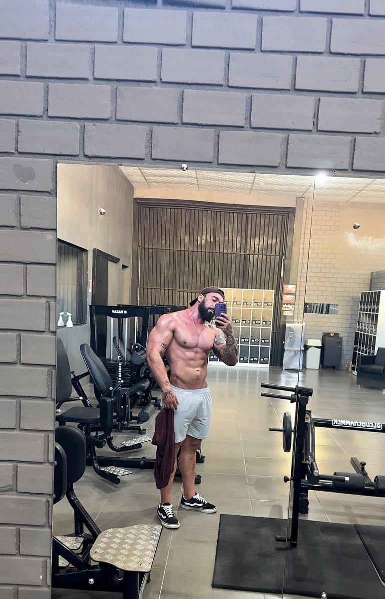 Jacked tweet media