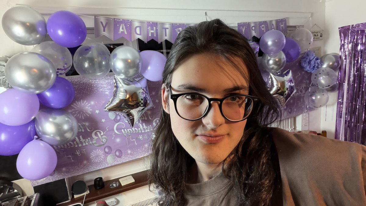 all I want for my 20th birthday is a man with abs and biceps 😔