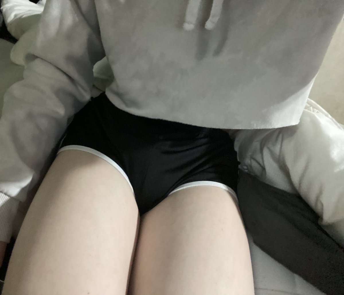 noturRoyce's tweet photo. Thighs anyone? https://t.co/Ljd5pFQutR
