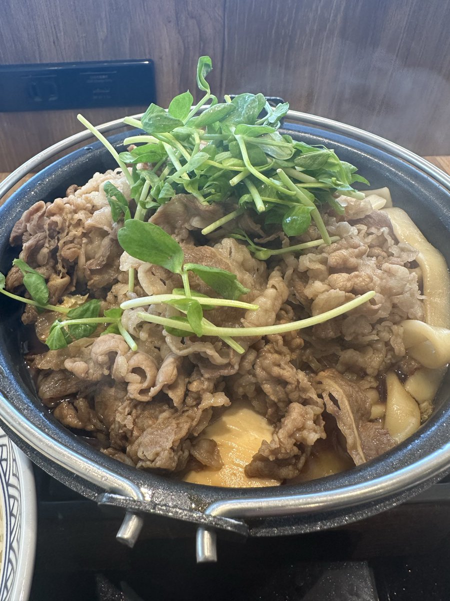 yukimasa0429's tweet image. 11月17日！☔️…おはようございます。
🐴…ベリベリホース！🎯
🫩…昨日、自分の欲に溺れ、３連単！
を、見事！外したおじさんです。👴
1着流しを2着流しに変更。ﾄﾎﾎ…
アレもコレも食っちゃったし…
今日、健診行って来ます。🫡
あるがままの自分を見せつけたる…
メタボリックシンドローム。🤣