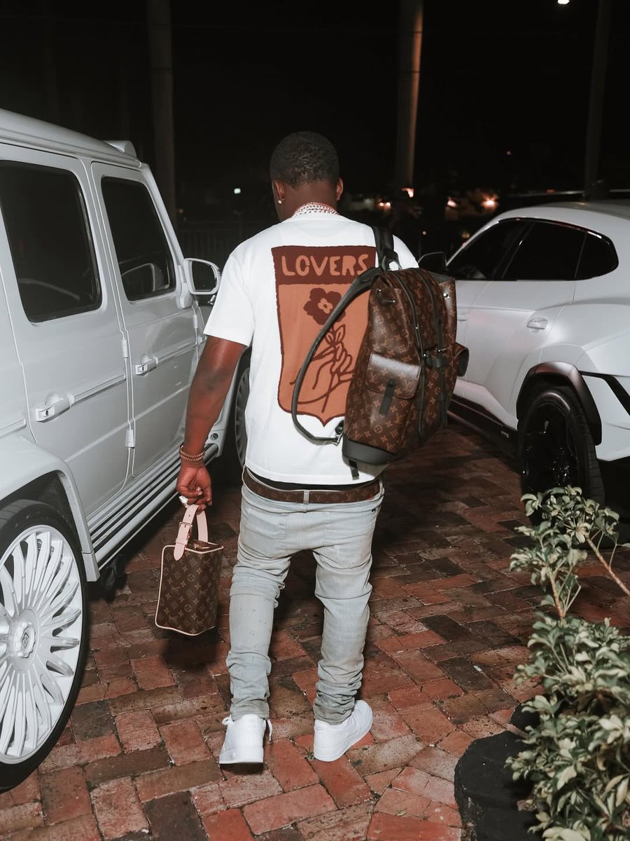 THELASTDONN700's tweet image. I damn near spent a Million for My B-Day ‼️ I Thank God I Been a Hustla since my Teenage 🏚️🔒Look How Life Been Goin I can’t complain Another year for dese Blessin #OneOfOne #DaBiggest #UsorNun I can’t Loose 🖕🏾PT 1