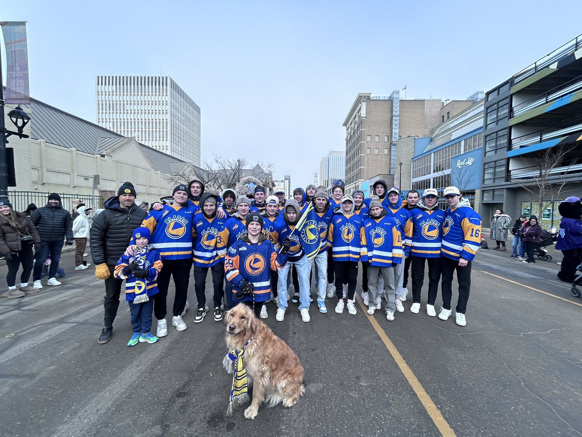 BladesHockey's tweet image. Awesome seeing #BladeCity out at the Santa Claus Parade this afternoon 🎄

Thank you to everyone who said hello!