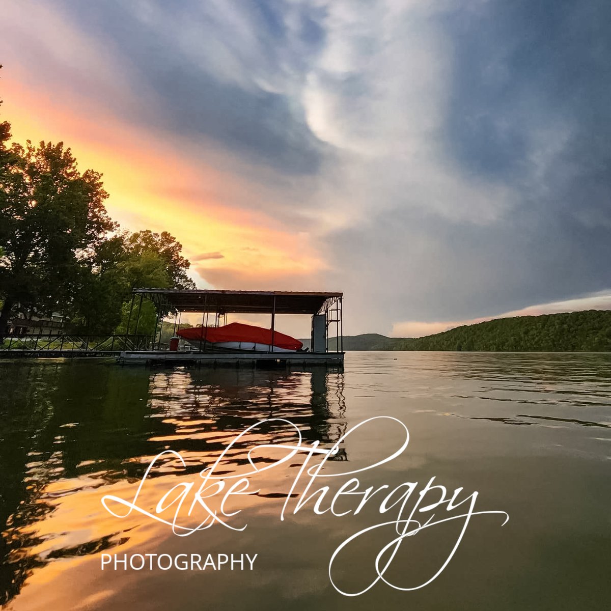 laketherapypics's tweet image. No tripod, no time to overthink it—just a quick capture before the light slipped away.
Sometimes the moment matters more than the megapixels.
#CapturedInPassing #PhoneShotMagic #NatureVibes