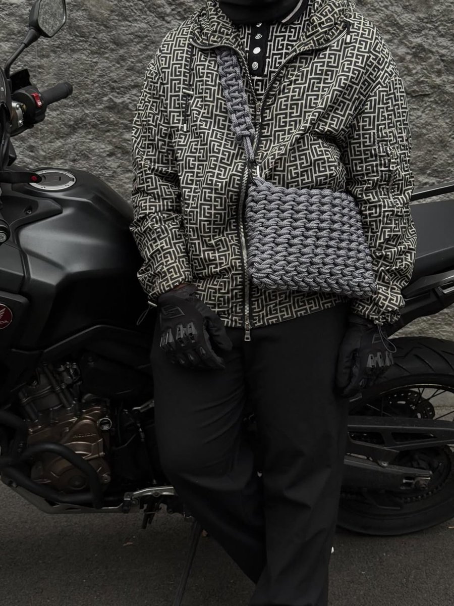 _iblevrai's tweet image. Grosse force à Diamy Bags, le taff est carré et fait main.

Si vous aimez les accessoires fait main : 
👉 diamybags.com