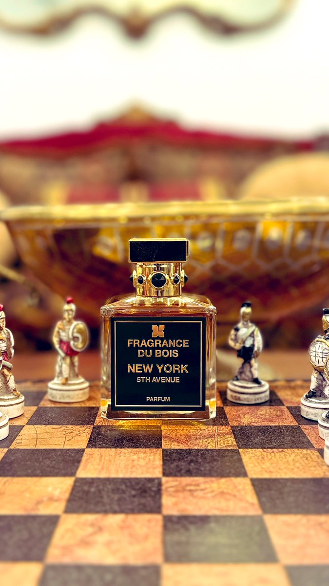 Fragrance Du Bois New York 5th Avenue: the move that always wins.” ♟️✨

#SOTN 
#cigar 
#roadglide_007 
#SLK10th