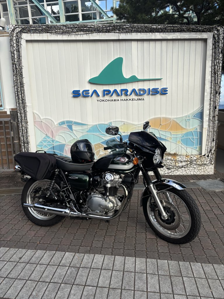 Attsun_W8's tweet photo. Ｗのバッテリー弱かったので取り出し…やたら面倒だったので充電コネクタ設置。これで次回からは即充電器繋げる。途中ヒューズ切れ発覚色々手間かかったけど復活。　試乗でシーパラまで行って問題なし！年内もう少しツーリング行けそう。 https://t.co/8Ik7WVdyeI