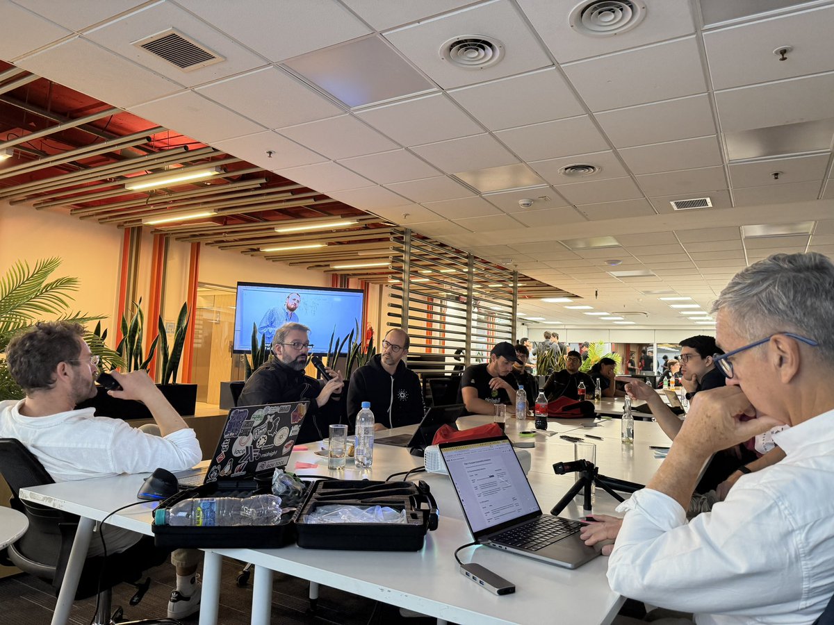 These guys have been talking about Cardano’s 2030 vision for seven hours non-stop.

🇦🇷🇦🇷🇦🇷🇦🇷🇦🇷