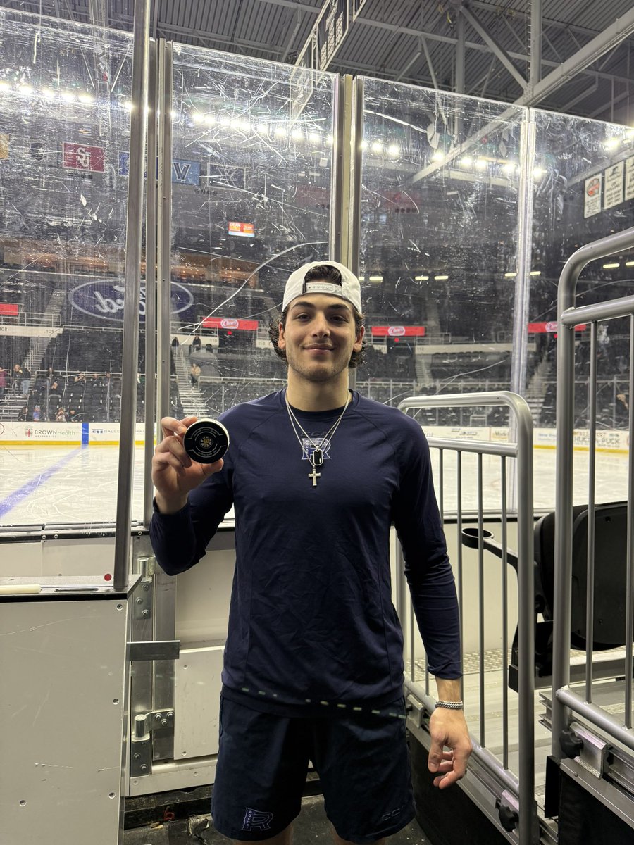 RocketLaval's tweet photo. 1er but dans la AHL! Bravo Joe! 
First goal in the AHL! Congrats, Joe! https://t.co/Bg4meD4jod