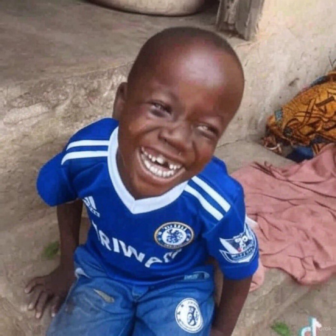 Yahoo boys wanted to qualify to go meet their clients in person 
Thank you DR Congo 🤣
