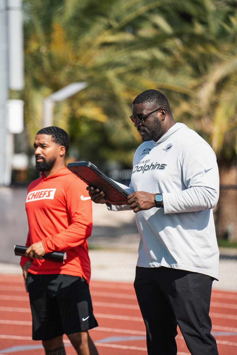 TheProShowcase's tweet image. NFL scouts from four teams were on the ground at The Pro Showcase Miami with personnel from the @Chiefs, @Raiders, @MiamiDolphins, and @AtlantaFalcons in attendance. We continue to receive scouting requests from the rest of the @NFL, @CFL, and top leagues around the world.