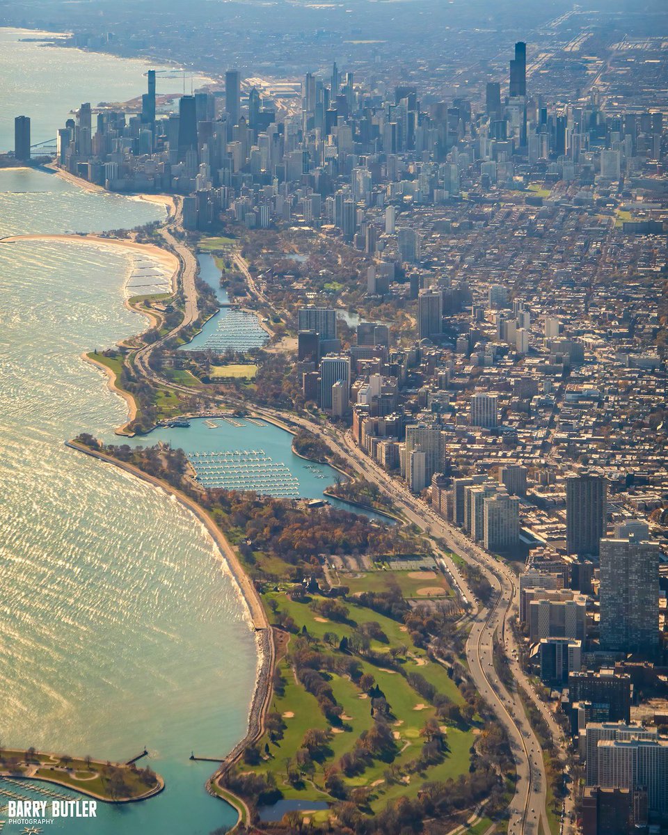 barrybutler9's tweet image. Today over Chicago&apos;s Lakefront.  #weather #news #ilwx #chicago