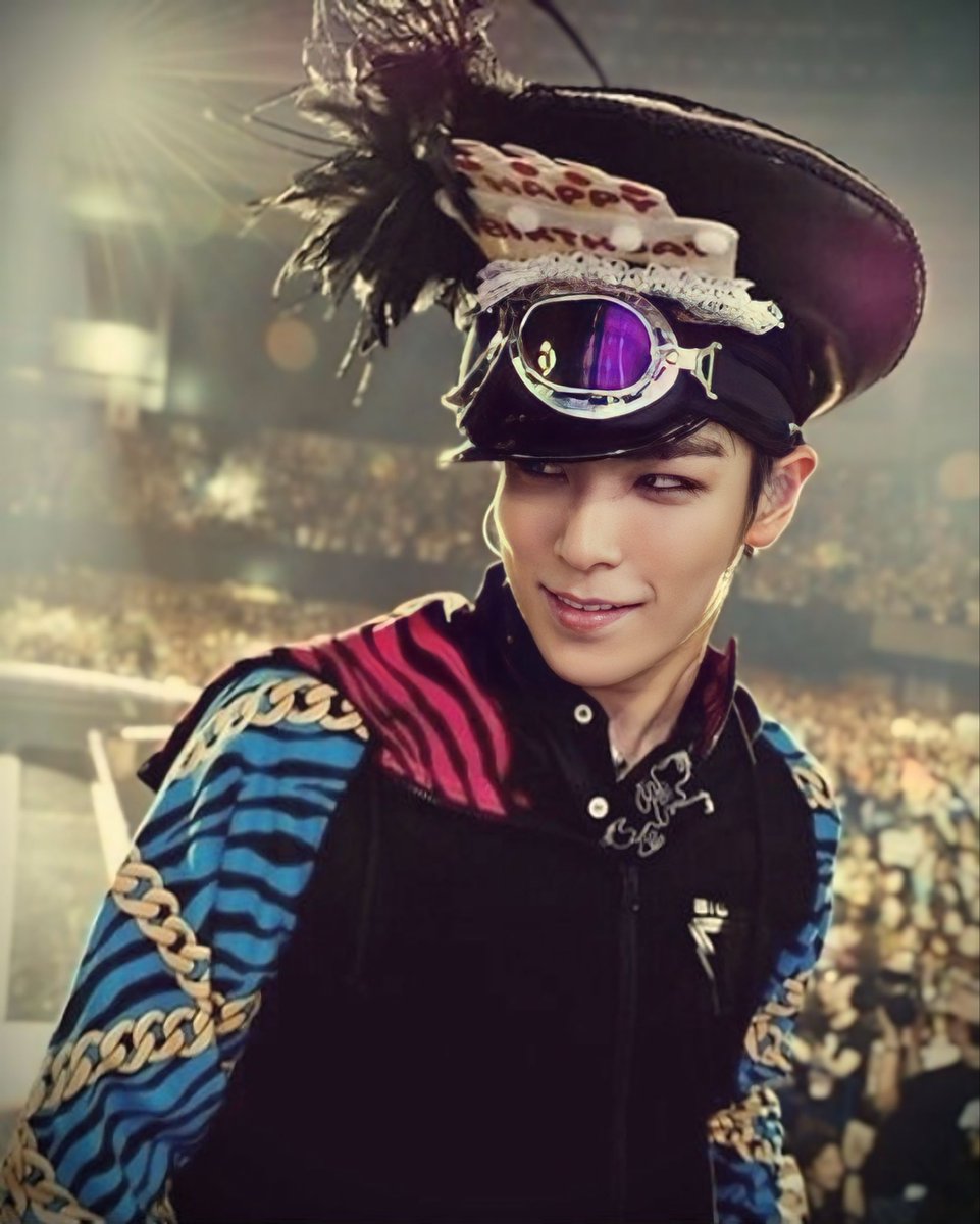 topistheworld's tweet image. 