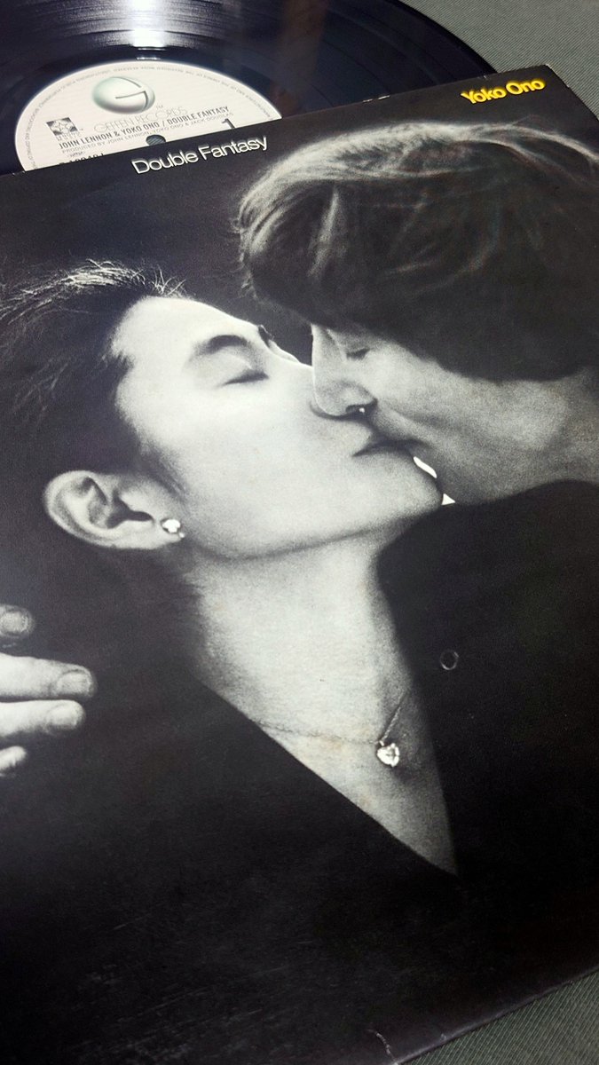 derby1998's tweet image. Our life．．．together
Is so precious．．．together

We have grown．．．we have grown♪

Released  17 November 1980
Album『Double Fantasy』

祝・リリース45周年！！

It&apos;s like we both are
Fallin&apos; in love again．．．

It&apos;ll be．．．just like startin&apos; over♪

#JohnLennon
#YokoOno