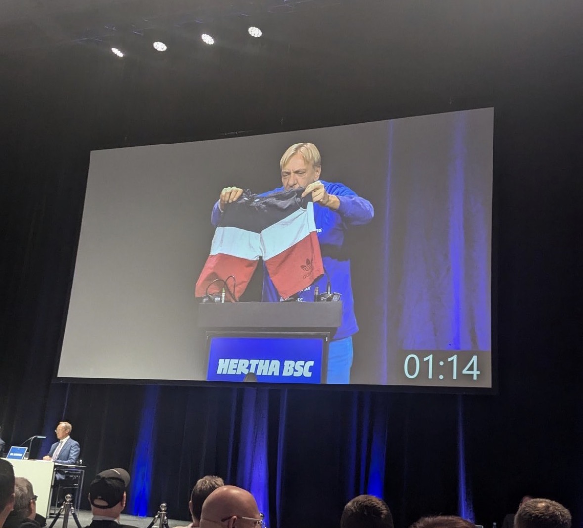 Jahr 1 nach dem Olaf Brandt Badehosen Beben