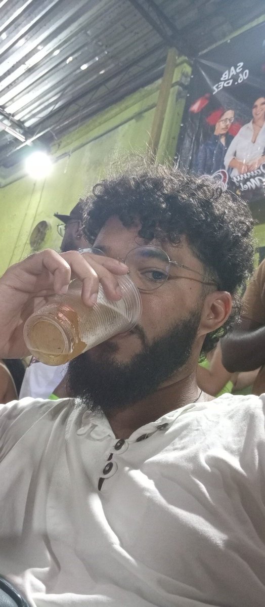 Vejo uns assuntos nesse site que meu único pensamento é "às vezes a gente devia se dar a devida DESIMPORTÂNCIA" tlgd....

"""""PROBLEMAS"""""" que se eu desligar a internet não existem na vida real