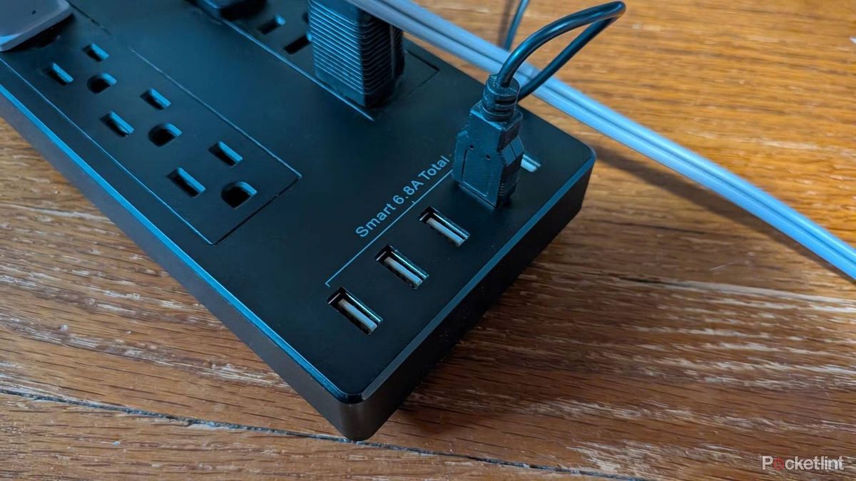 Pocketlint's tweet image. Your power strip&apos;s USB ports are more powerful than you think
bit.ly/4i4gN1C