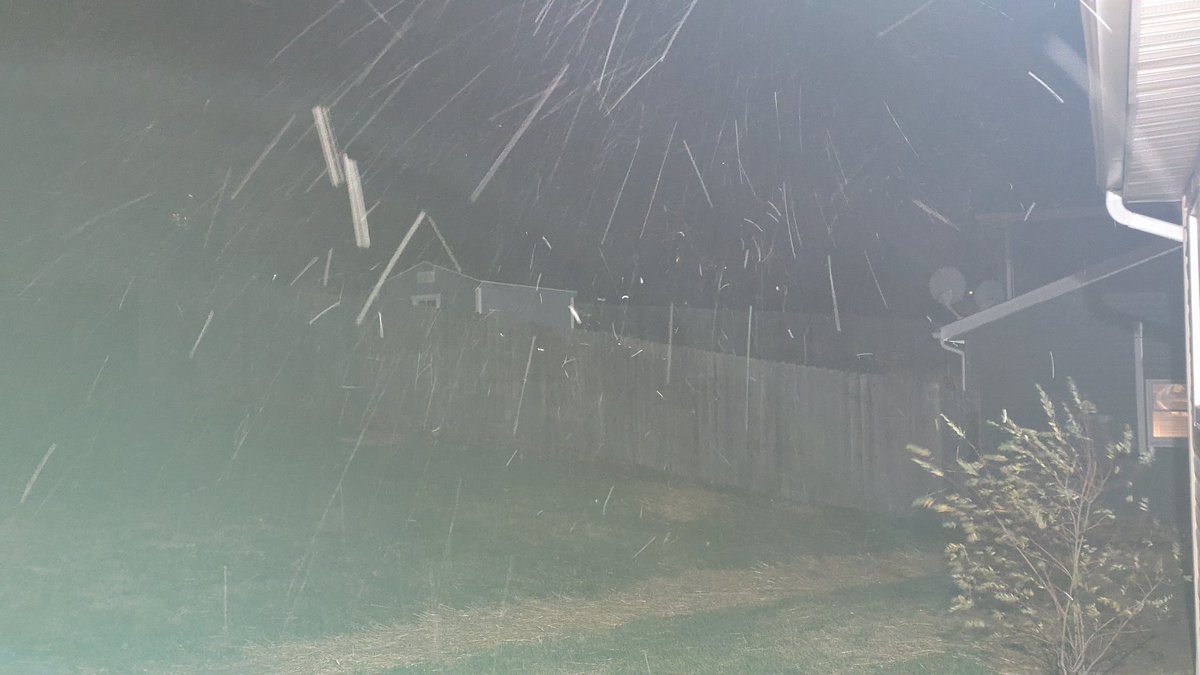 Went to turn on the grill and was greeted by snow flakes.  Grill season is all year as far as I'm concerned.  Duncansville, PA around 6 pm.
