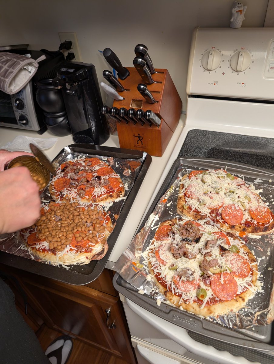 it's pizza night in the Wawakari household