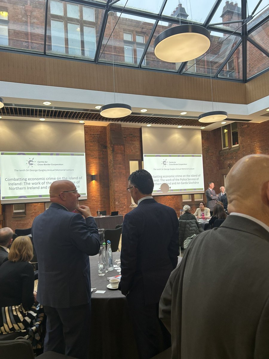 pbb5rssv2n's tweet image. CCBC conference at #QUB. Insight into cross border policing operations.