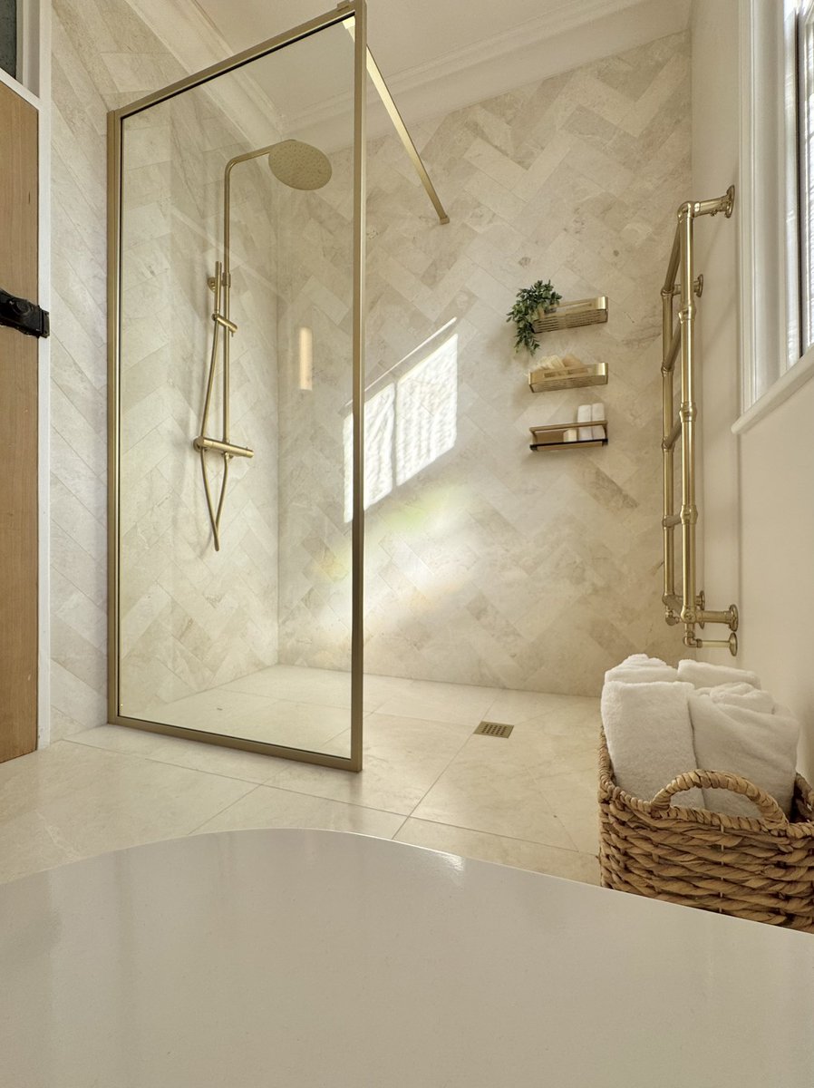 TheTapEndDesign's tweet image. This pink project was posted to our Instagram earlier today and it is getting a lot of love there 💞 Search us to see more from this #Cardiff shower room!