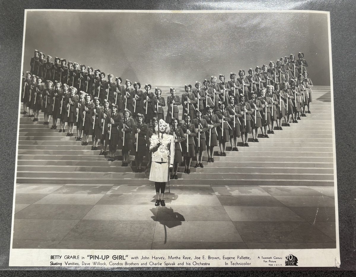 MacquarieRegLib's tweet image. Narromine Library has on loan this unique display from a local Hollywood costume collector. 

Displayed is the jacket Betty Grable wears in the 1944 film Pin Up Girl where she plays Lorry Jones, a hostess at the United Services Organisation canteen performing as a singer.